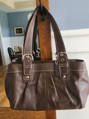 Coach Brown Soho Pleated leather Zip tote. H10751-F13732 Excellent Condition